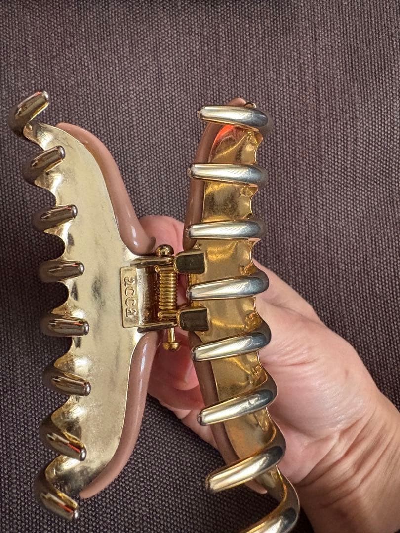 acca ベージュピンク　 ヘアクリップ　10cm