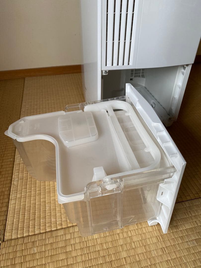 パナソニック 衣類乾燥除湿機 F-YHTX200-S