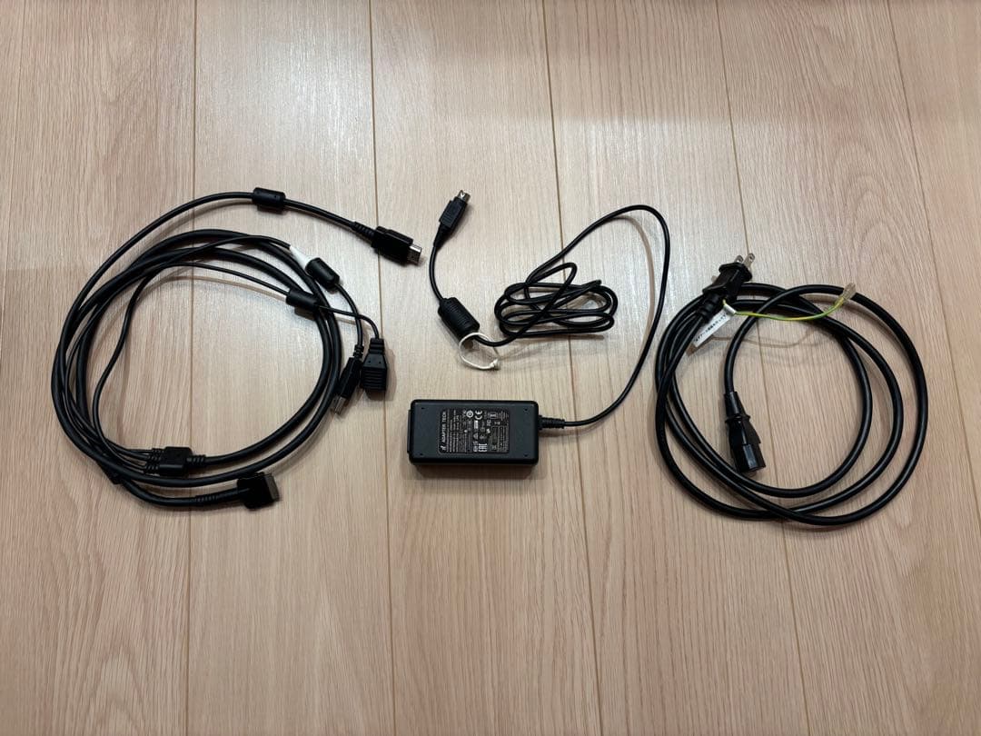 Wacom Cintiq 16 DTK-1660 スタンド・ペン付き　箱無し