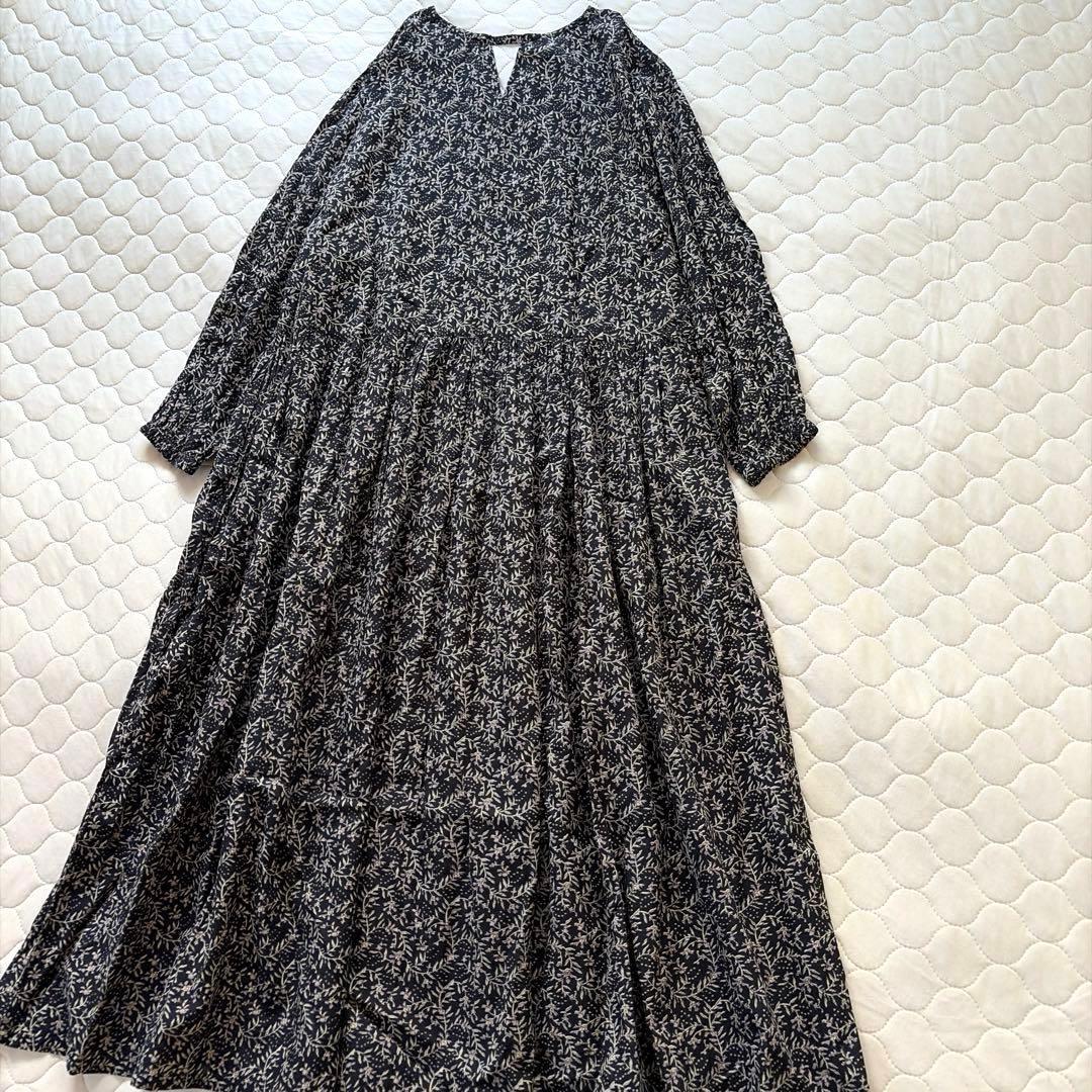 【24SS美品】BEARDSLEY プリントギャザーワンピース　ブラック