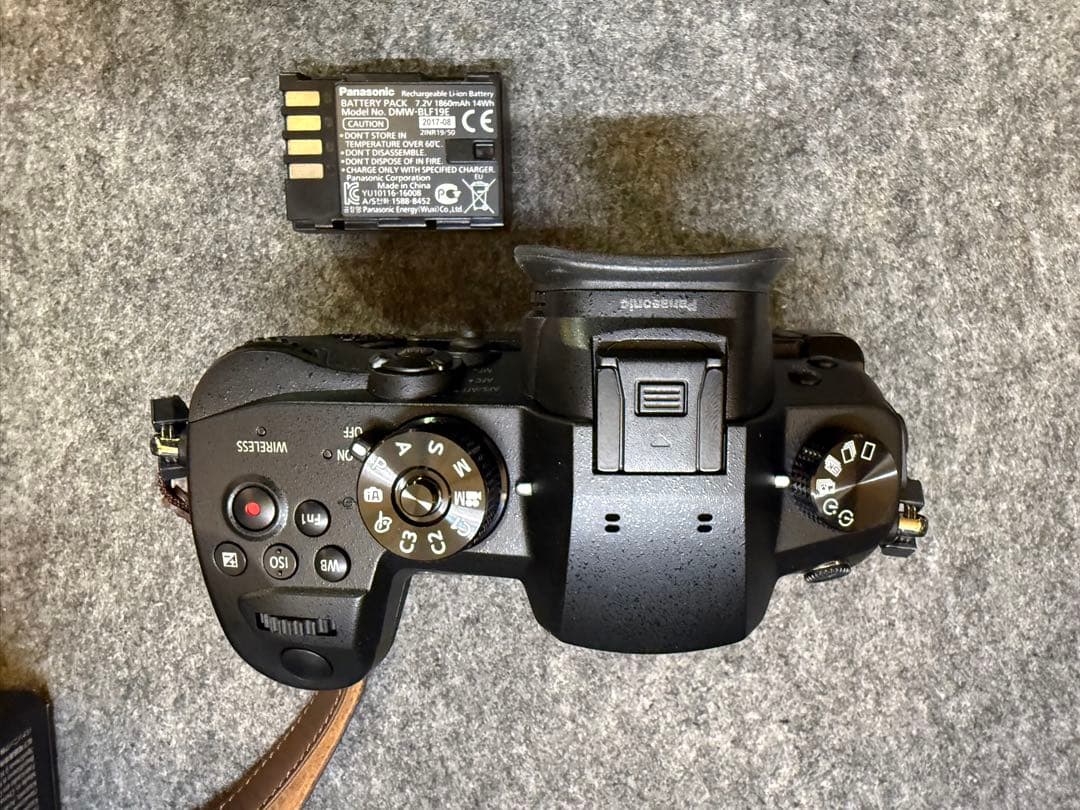 【美品】 LUMIX DC-GH5 ミラーレス一眼 本体