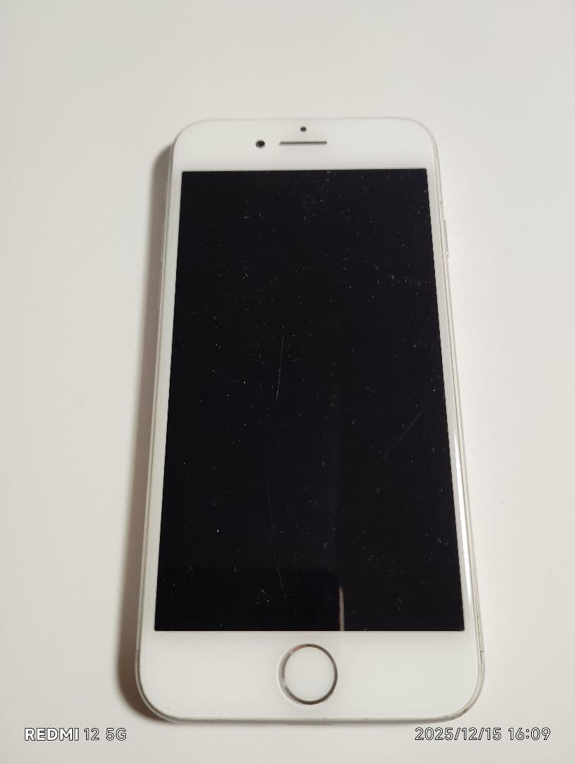 iPhone8 64GB シルバー 本体 SIM有