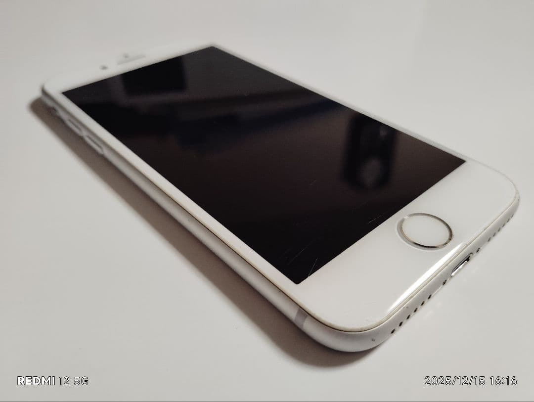 iPhone8 64GB シルバー 本体 SIM有