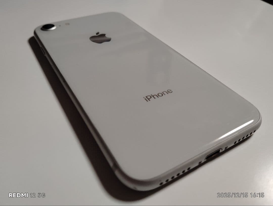 iPhone8 64GB シルバー 本体 SIM有