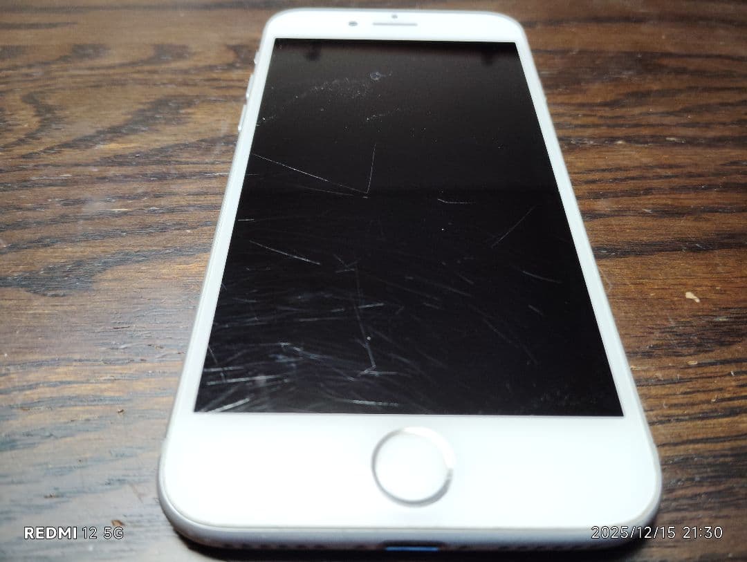 iPhone8 64GB シルバー 本体 SIM有