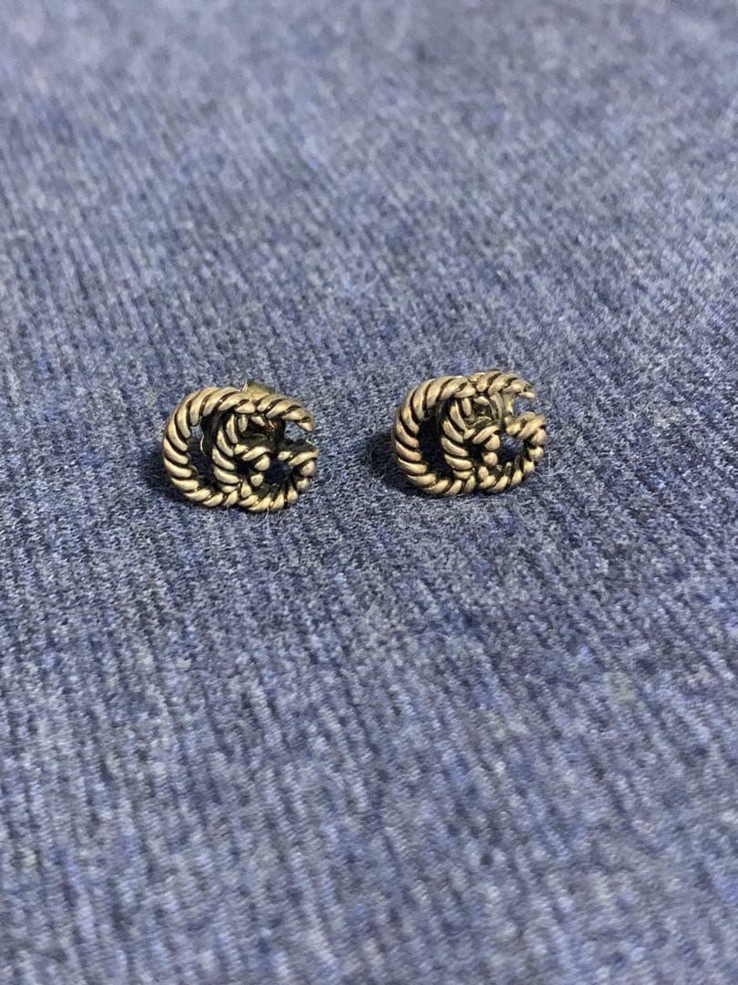 GUCCI ピアス　GG シルバー