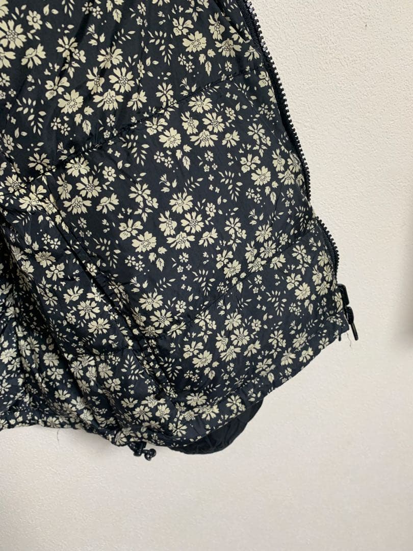 ハグオーワー モンロ リバティプリント ダウンジャケット ブラック