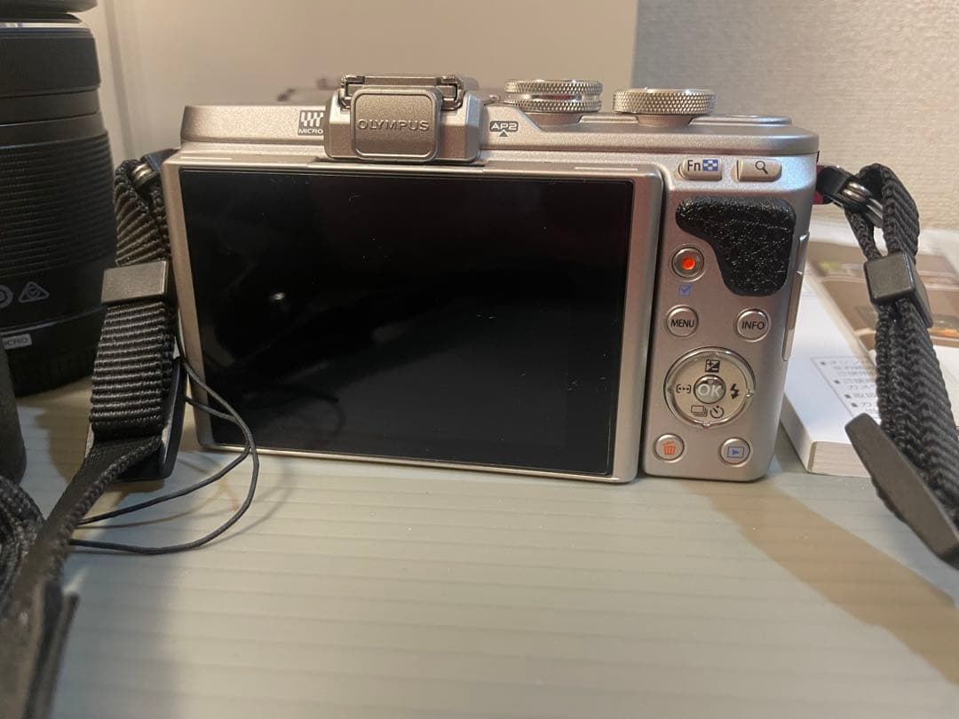 【美品】OLYMPUS PEN E-PL8 ダブルズームキット