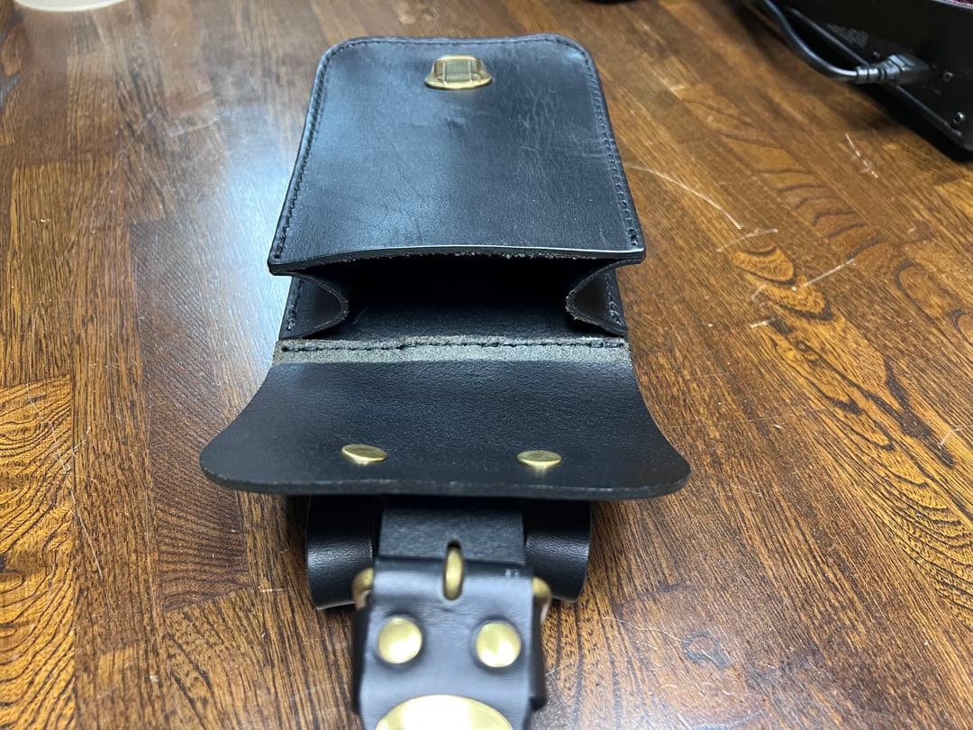 革工房HERZ レザーベルトポーチ　BLACK