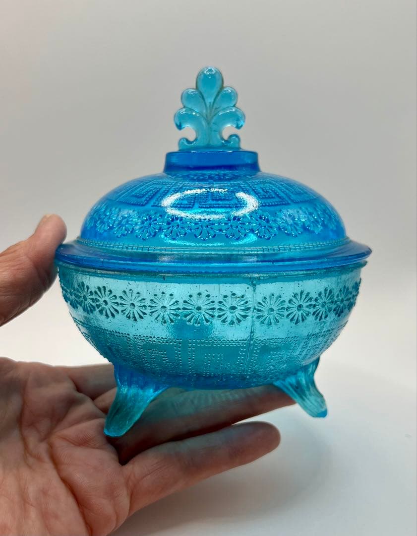 型ガラス蓋物　菓子器　キャンディポット　ボンボニエール　ウランガラス　大正ロマン