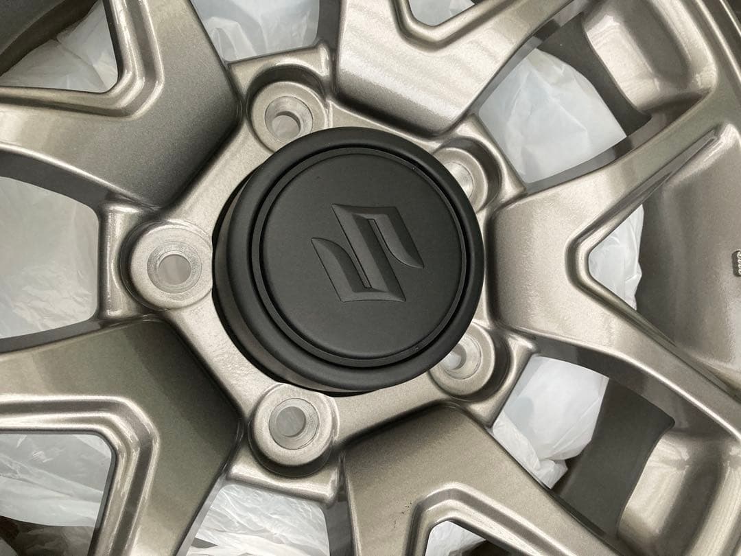 新車4本ジムニーXC ブリヂストン　純正タイヤホイールセット　センターキャップ