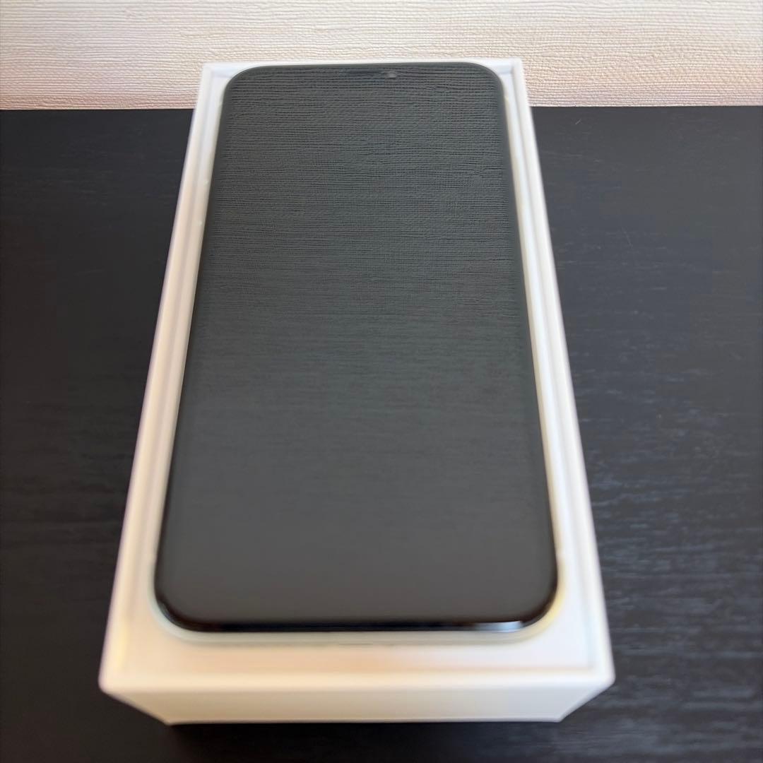 iPhone XR ホワイト 本体　128GB ドコモSIMロック解除済み