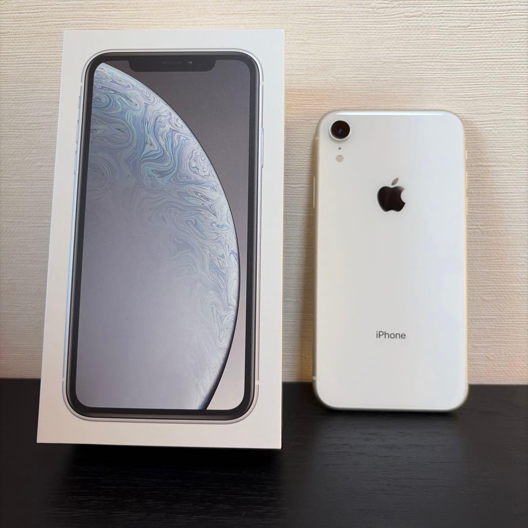 iPhone XR ホワイト 本体　128GB ドコモSIMロック解除済み