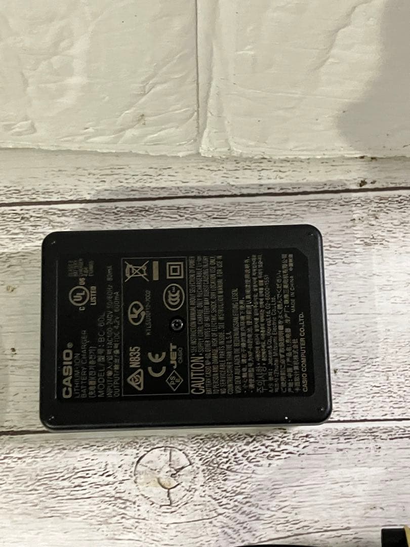 CASIO EXILIM ホワイト コンパクトデジタルカメラ