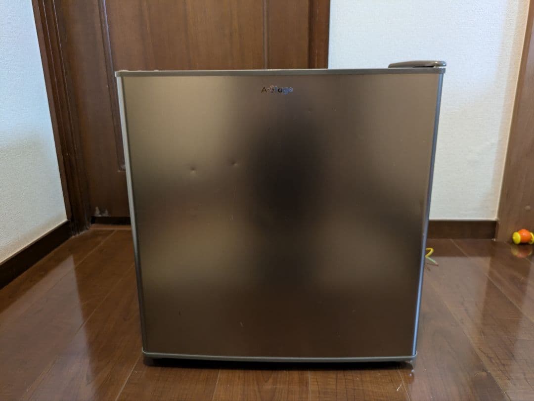 コンパクト冷凍庫 シルバー