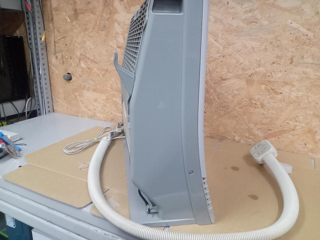 FUJITSU　温水ルームヒーター ファンコンペクタ　KH-60HAA-S