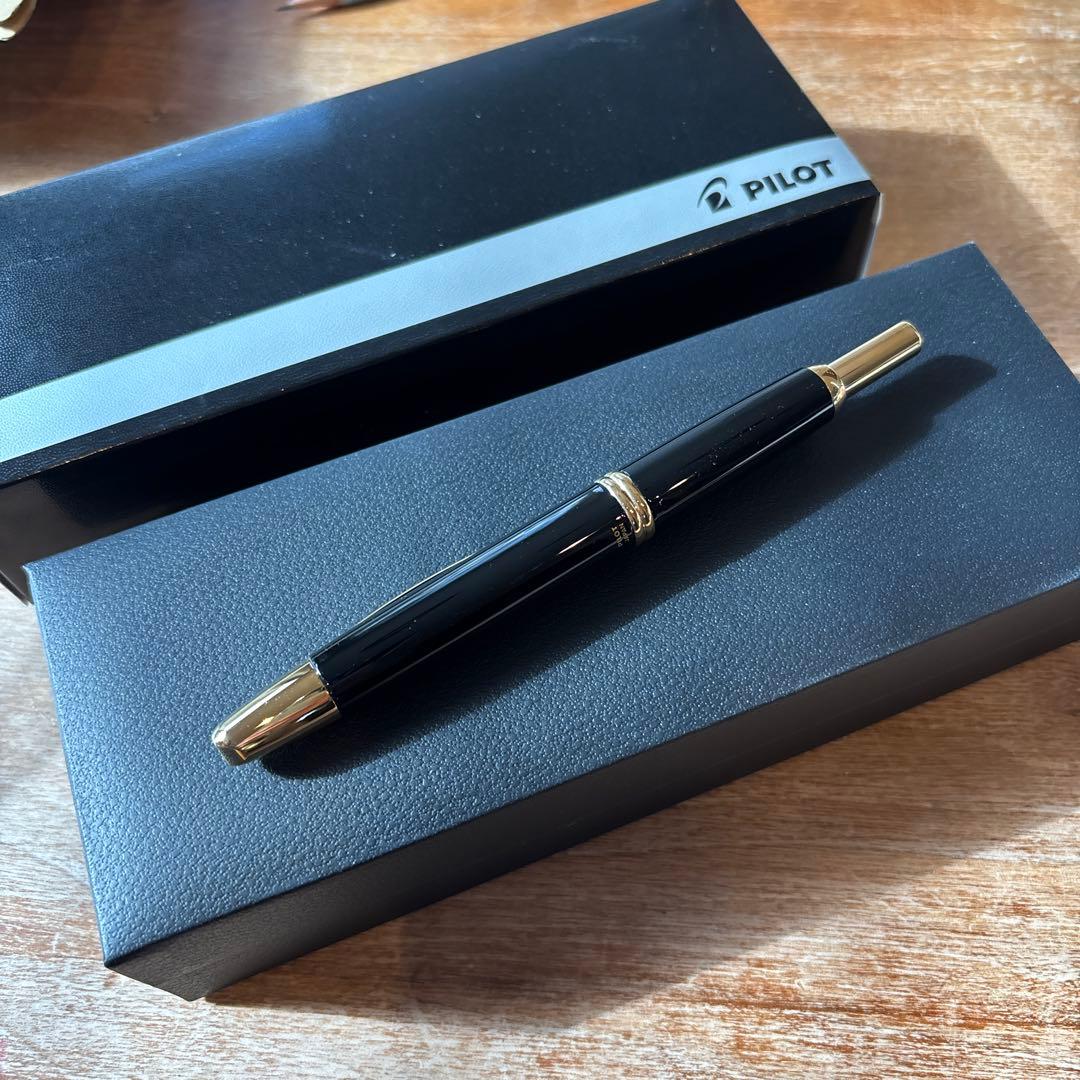 PILOT 万年筆 キャップレス B FM ブラック FC15SRBFM 箱付き