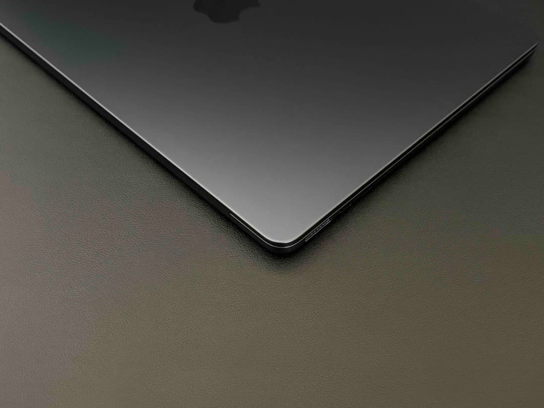 【美品】MacBook Air （M2, 2022）13.6㌅ 元箱 人気色