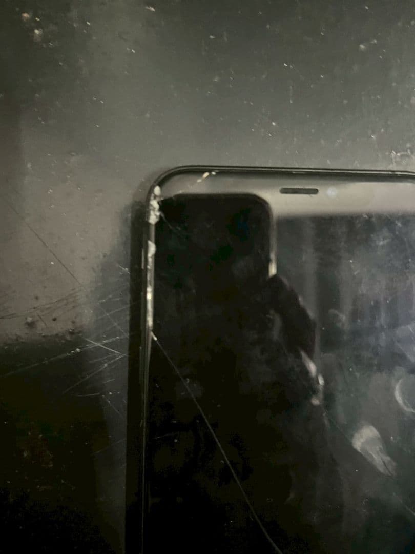 Apple iPhone Xs 本体 256GB 画面傷あり SIMフリー