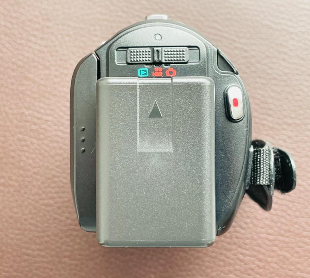 ■ハンディカメラ/三脚【Panasonic HDCTM60/Velbon】良品■