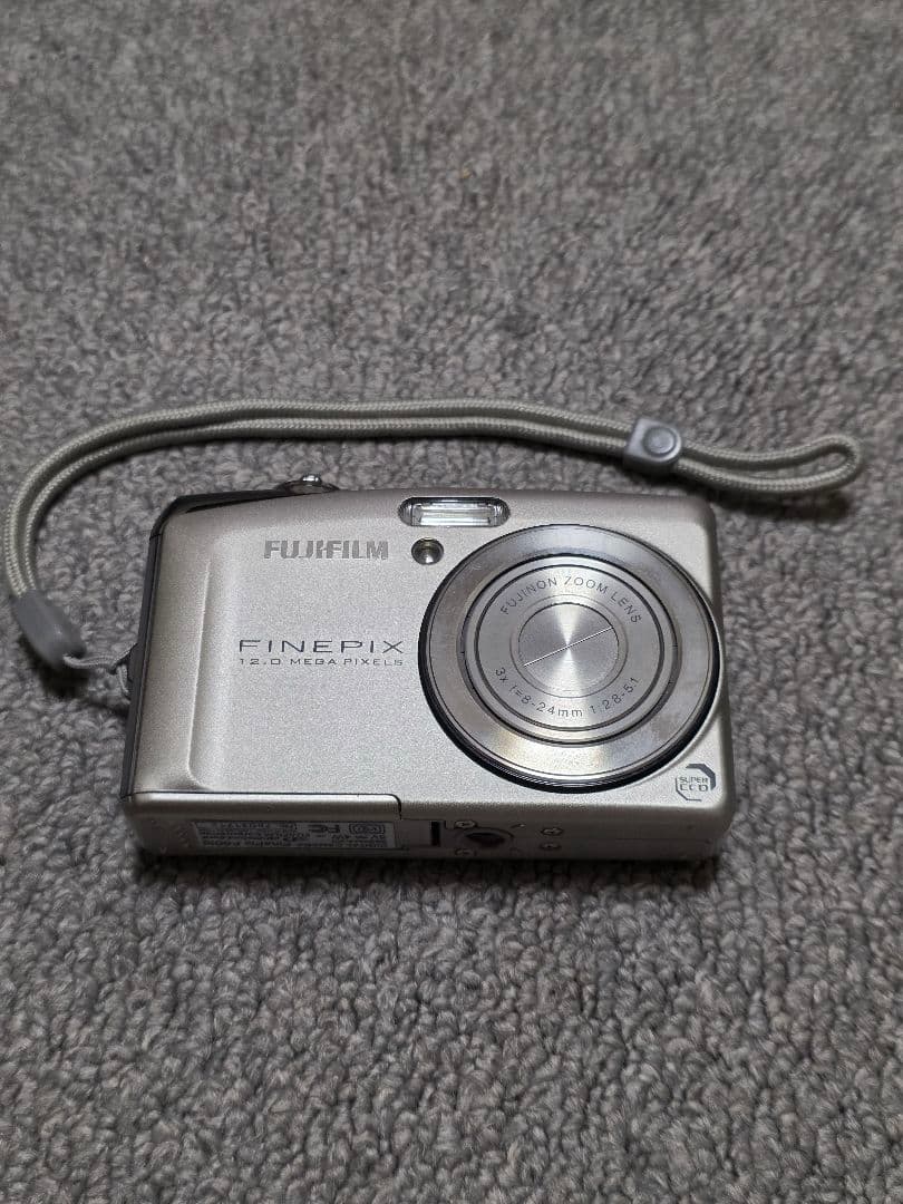 FUJIFILM 【FINEPIX F50fd】12.0メガピクセル コンデジ