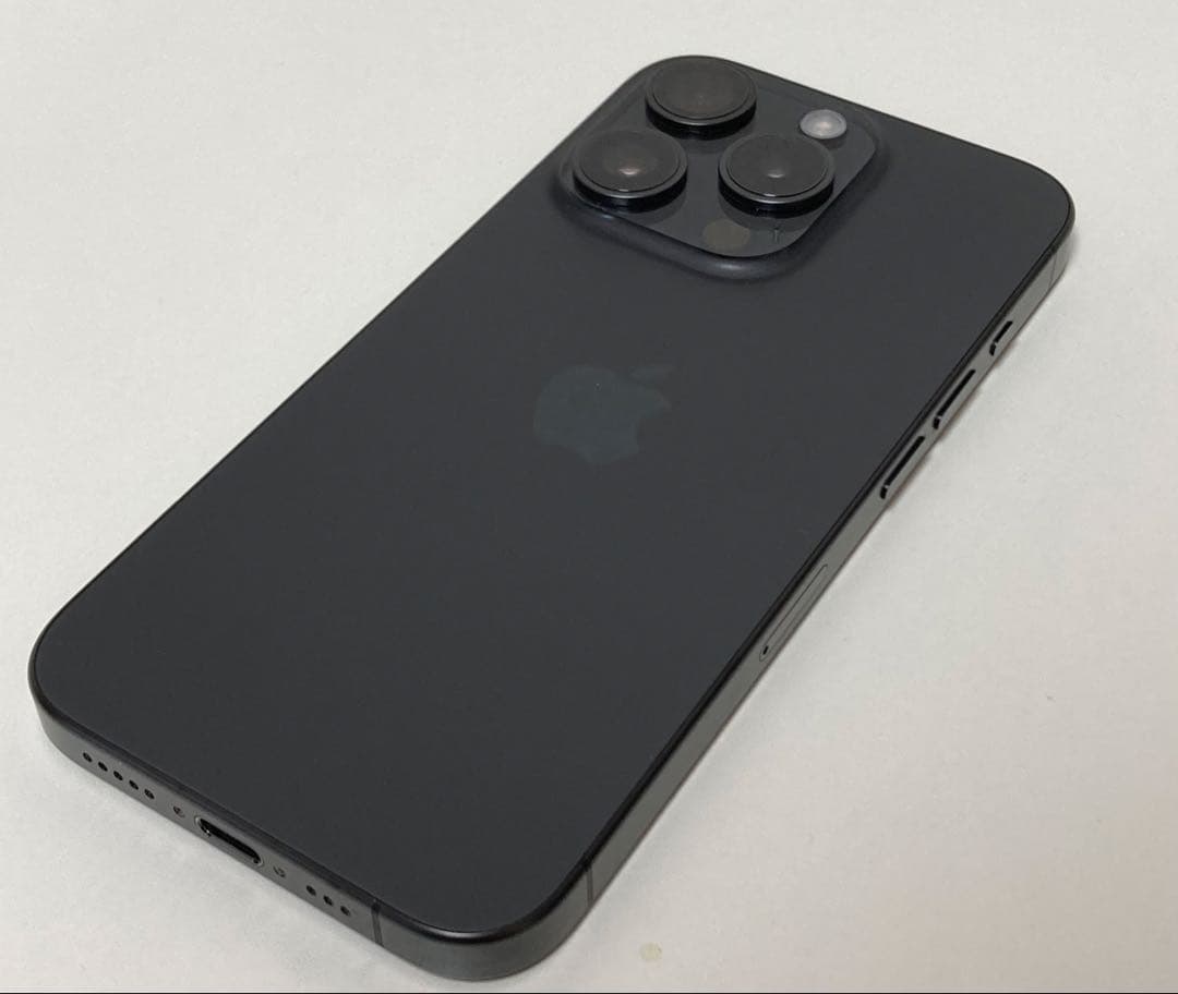 iPhone 15 pro 128GB SIMフリー　ブラックチタニウム