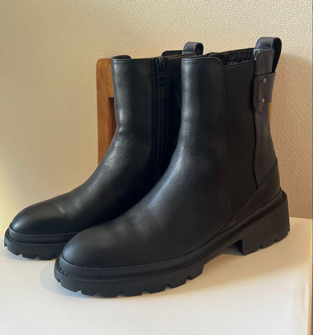 LANVIN en Bleu ブラック レザーサイドゴアブーツ