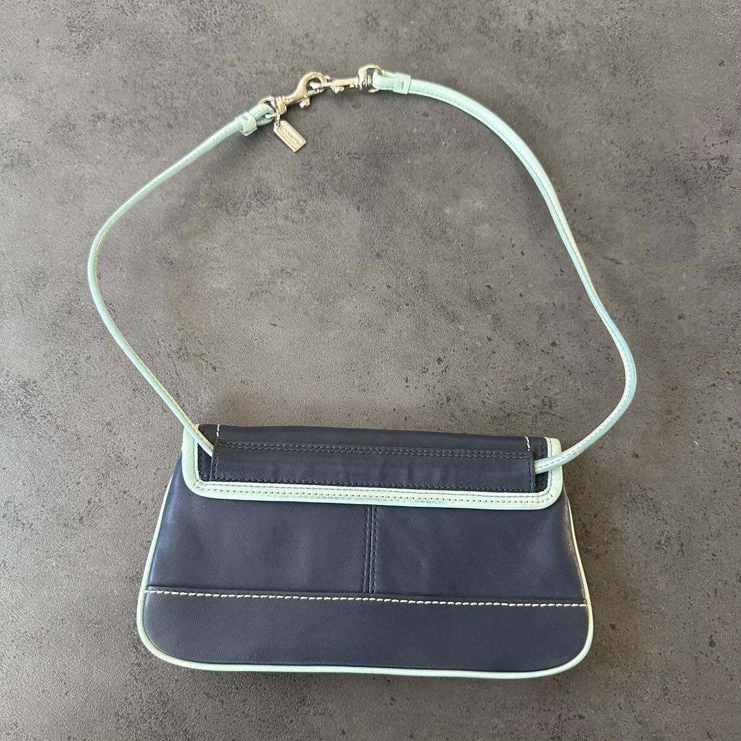 希少✨COACH Turn Lock Legacy Stripe pouch