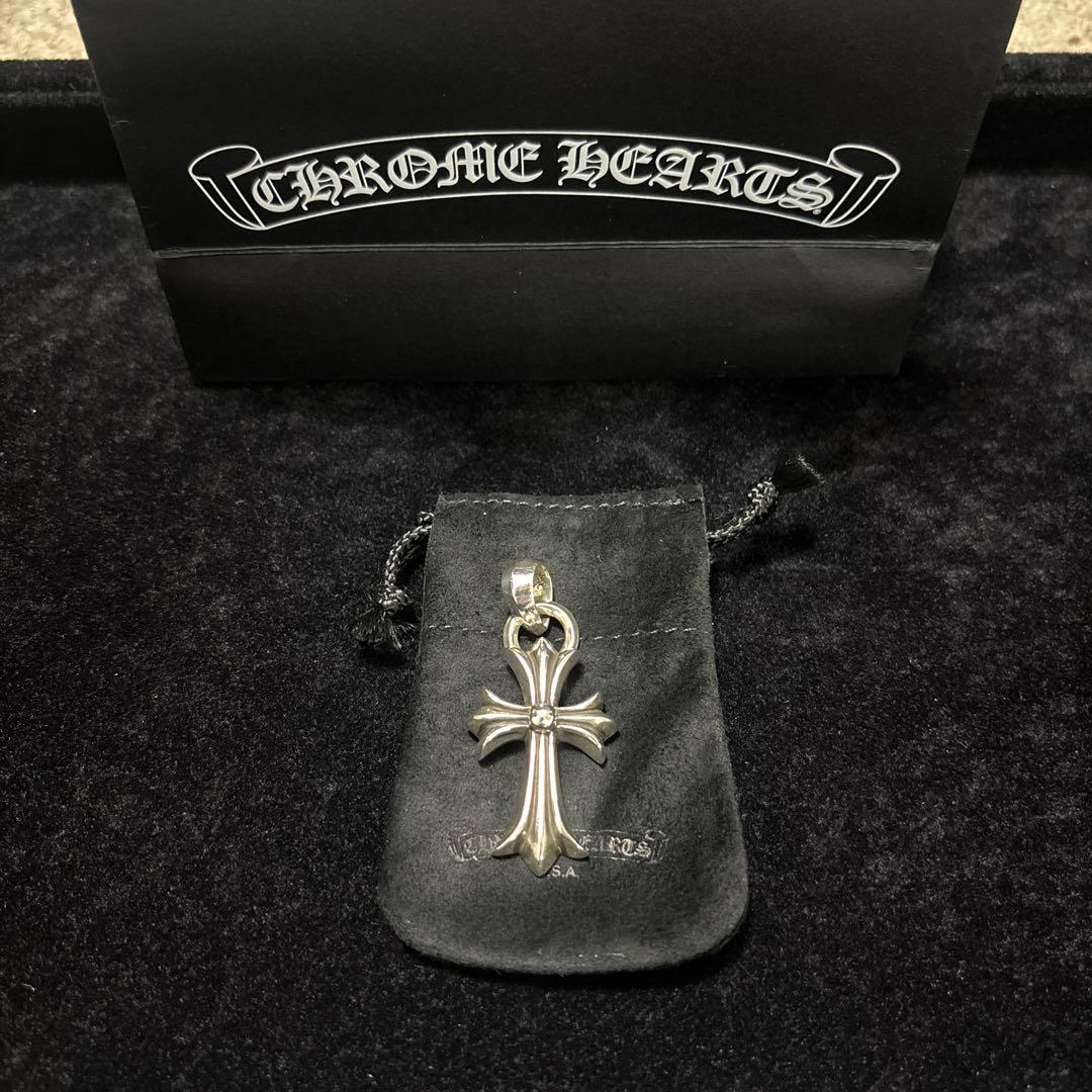 【カズ】CHROME HEARTS スモールCHクロス Wベイル