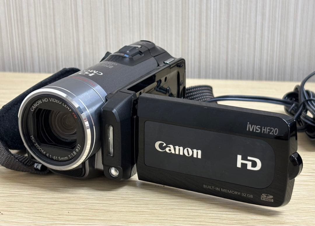 【Canon キャノン iVIS HF20 ビデオカメラ フルHD 15倍】