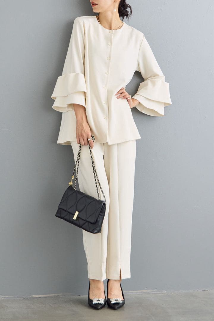 【新品】アイボリー フリル袖 セットアップ【Frene】