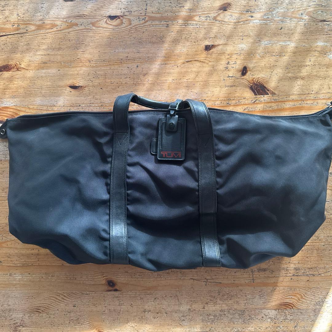 TUMIボストンバッグ