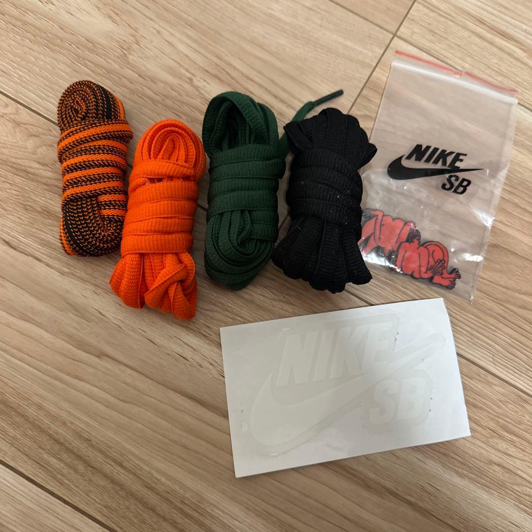 新品未使用There Skateboards × Nike SBDunk Low