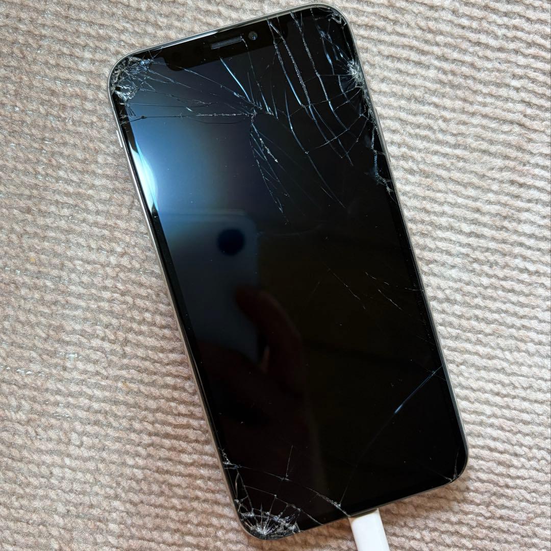 iPhone X シルバー 256GB ジャンク　キャリア不明