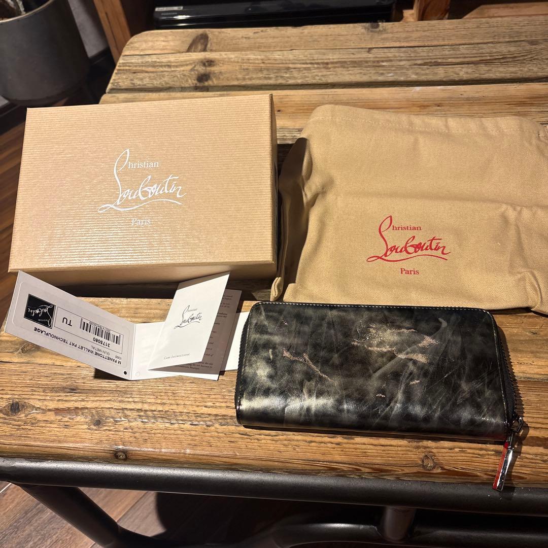 Christian Louboutin 長財布 黒