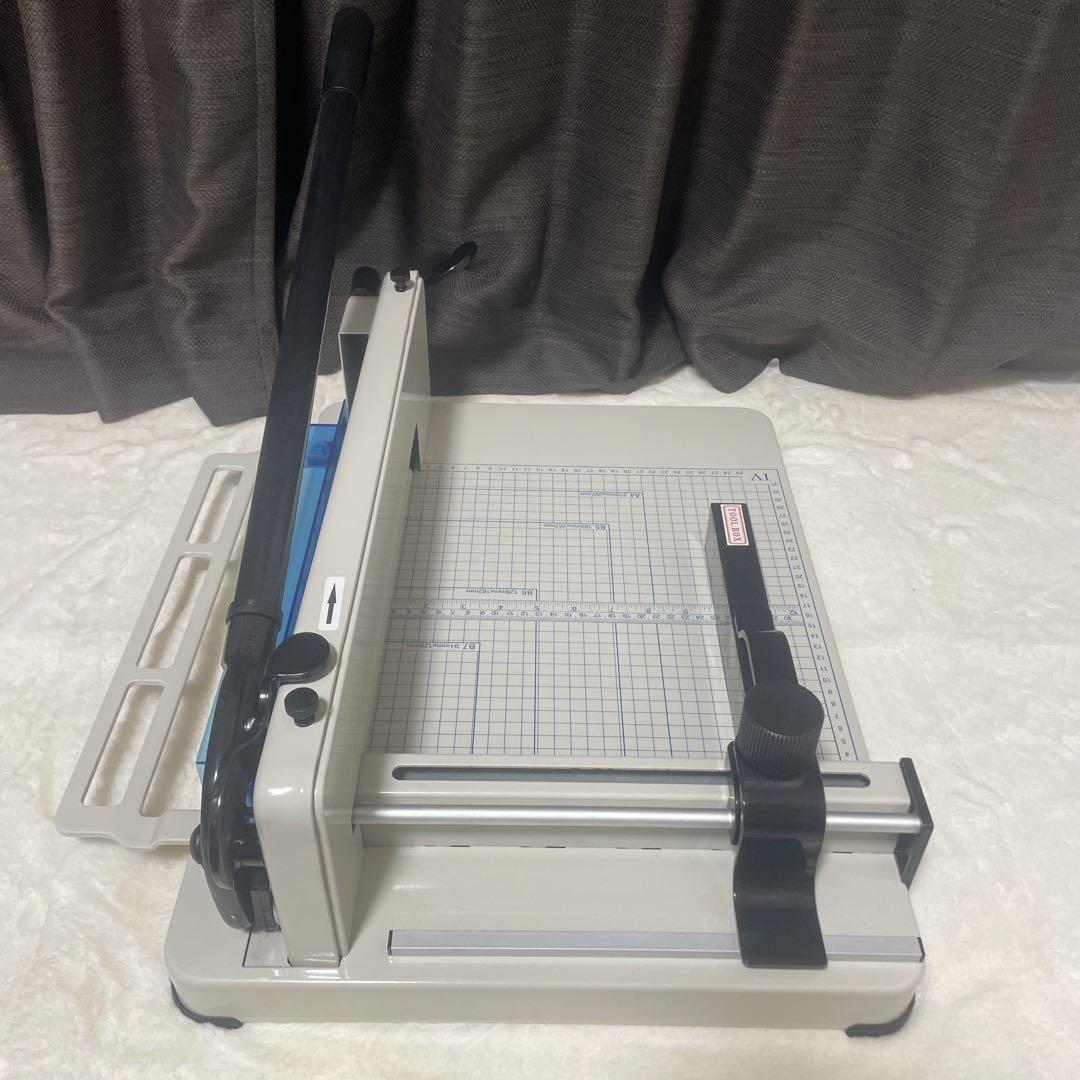 ダイシン商業　業務用　ペーパーカッター DS-858A4 17kg 裁断機