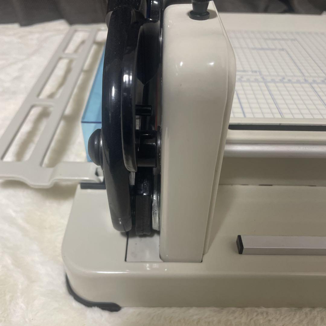 ダイシン商業　業務用　ペーパーカッター DS-858A4 17kg 裁断機