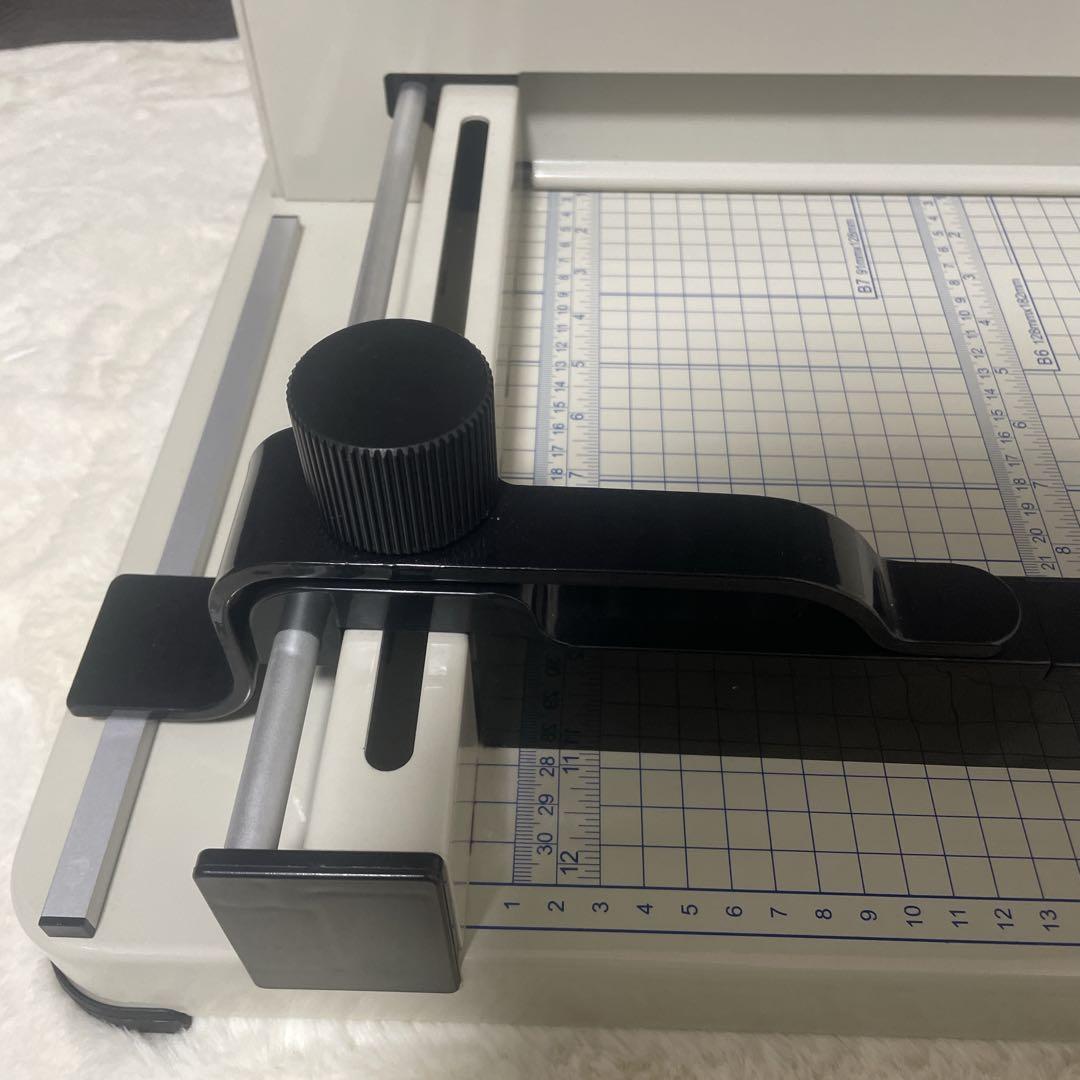 ダイシン商業　業務用　ペーパーカッター DS-858A4 17kg 裁断機