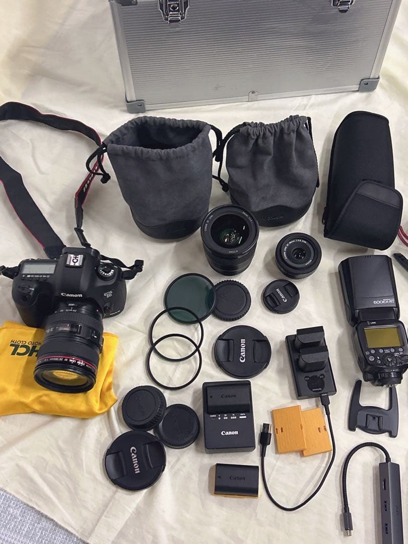 Canon EOS 5D Mark III + レンズ2本 + アクセサリー