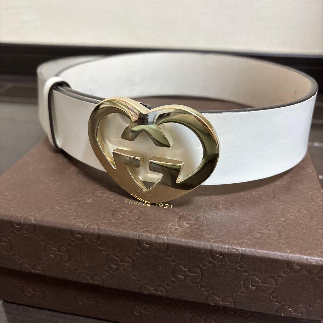 GUCCI ホワイト ハート型バックル ベルト