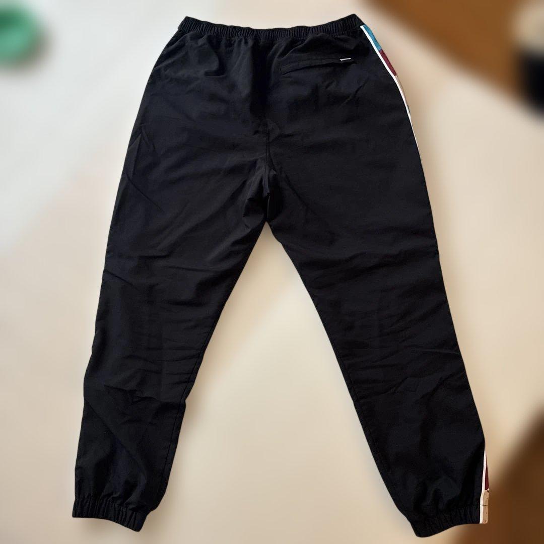 カラフルストライプ ブラックジャージパンツ