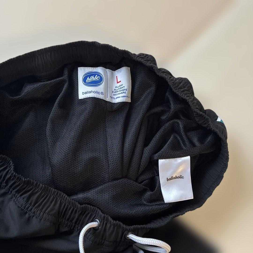 カラフルストライプ ブラックジャージパンツ