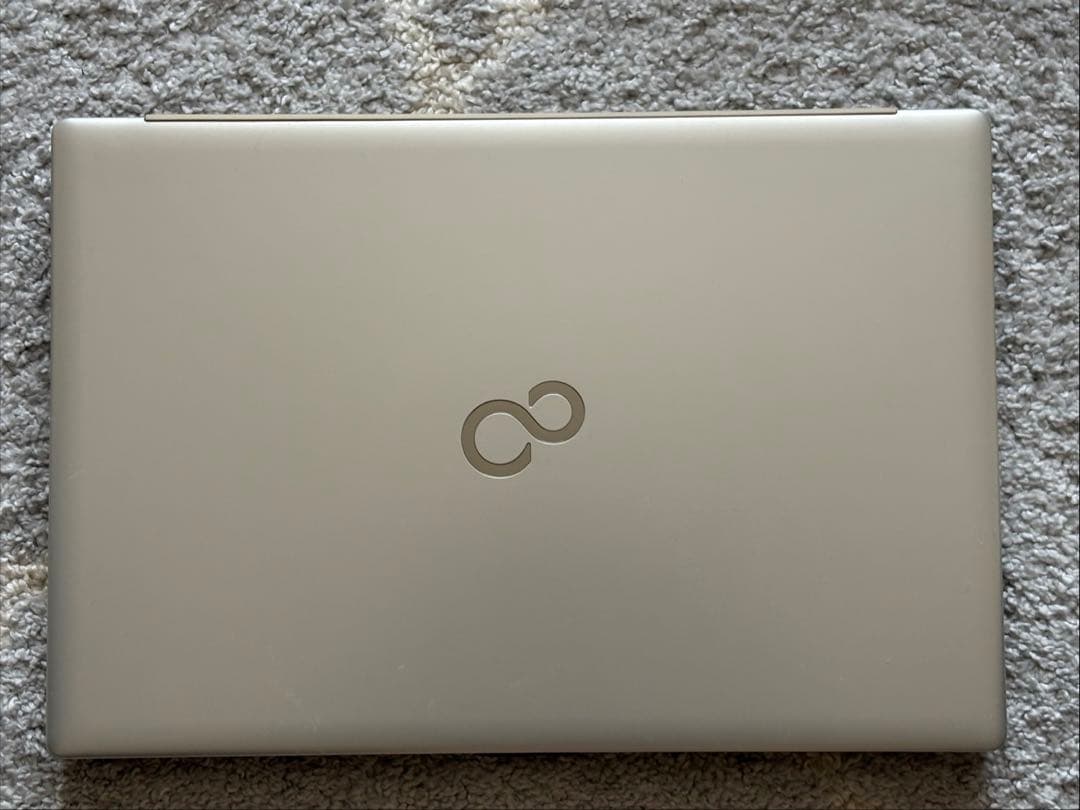 富士通 ノートPC シルバー/ブラウン