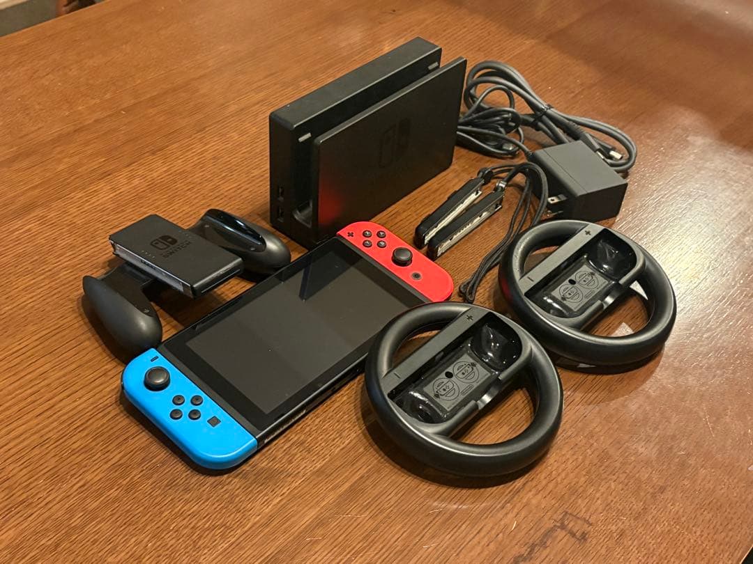 Nintendo Switch本体+付属品つき