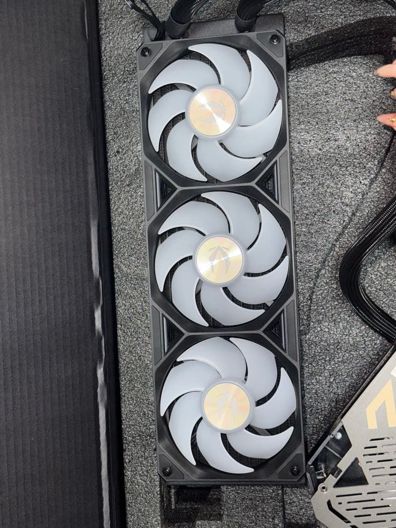 ZOTAC GAMING GeForce RTX 5090 基板（PCB）なし