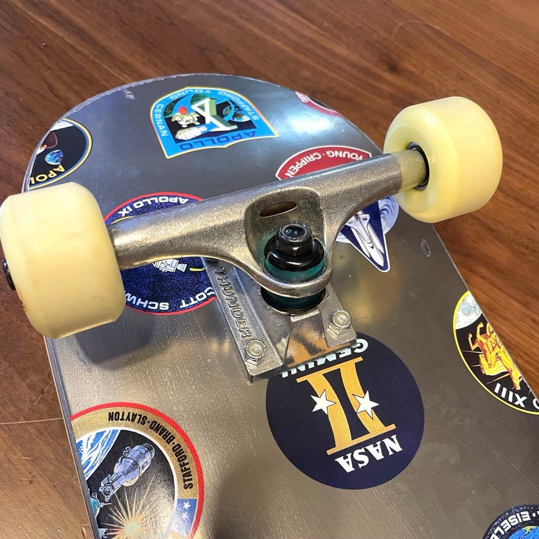 美品　サンダートラック　ニンジャ　ハビタット　スケートボード　スケボー　NASA