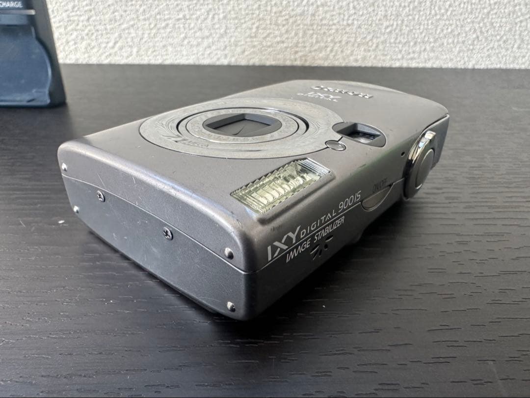 k656 Canon IXY Digital 900IS シルバー　デジカメ