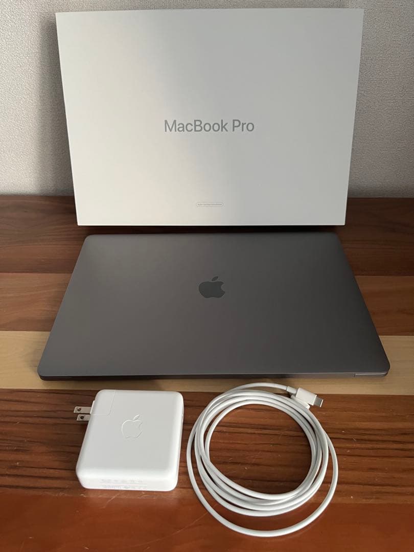 MacBook Pro 15インチ スペースグレー