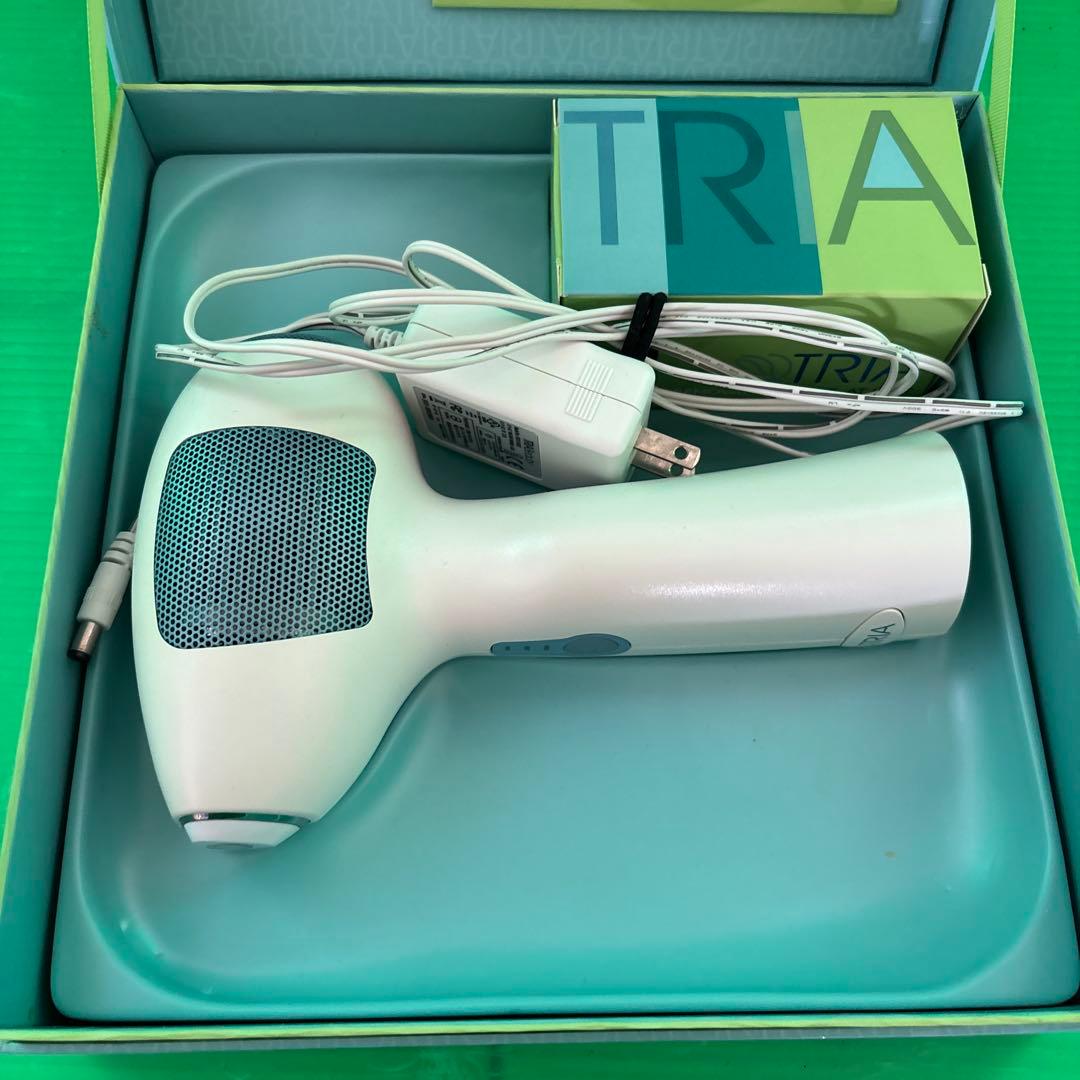 TRIA 脱毛器 本体 充電器付き