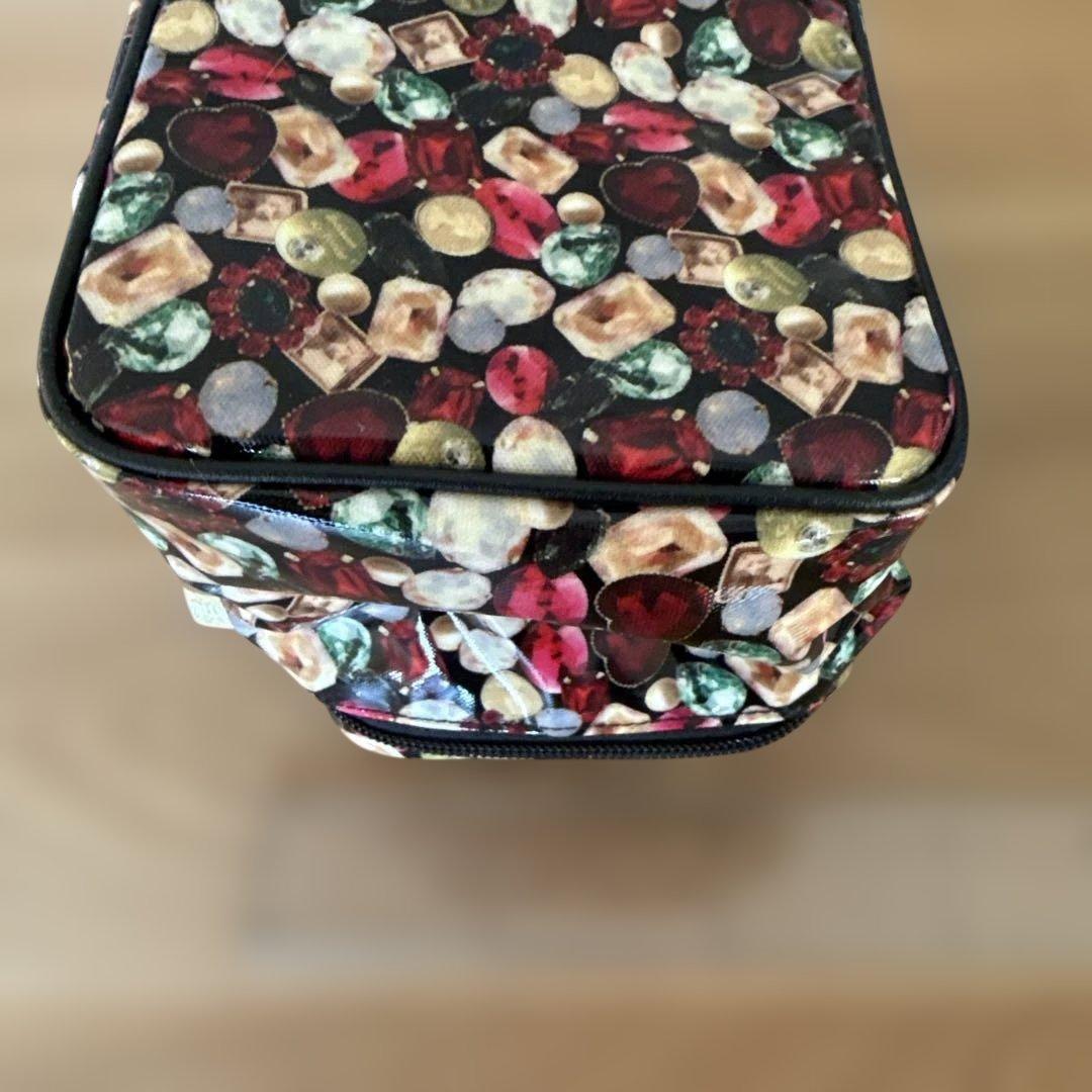 アルティザン&アーティスト　宝石模様のポーチ